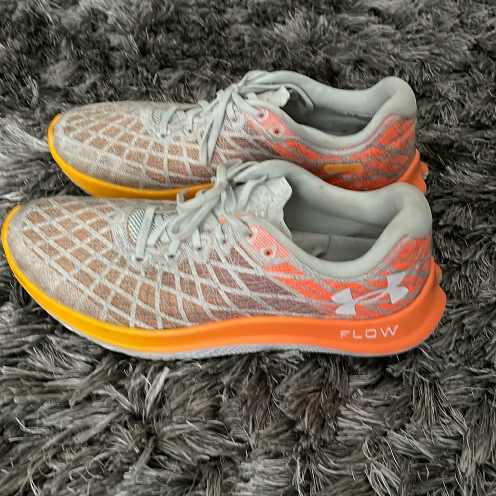 Under Armour Flow Wind - size 12